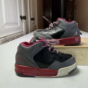 Nike Air Jordan Flight Origin 2, 705162-002
Red Black Size 6 C